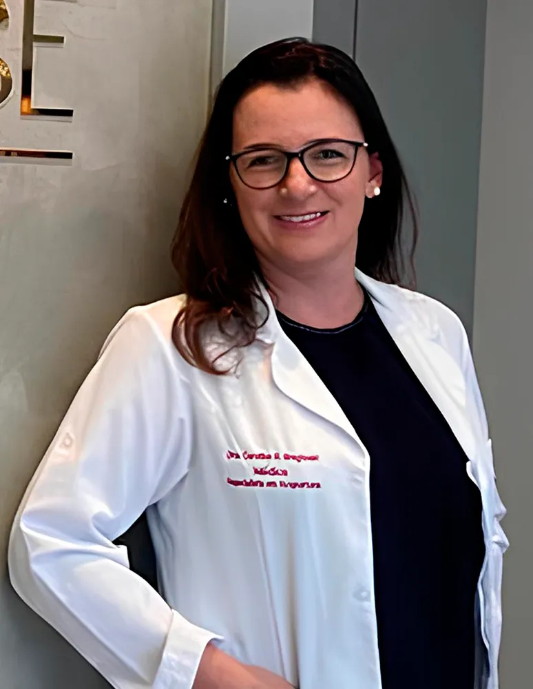 Dra. Carolina Razera​